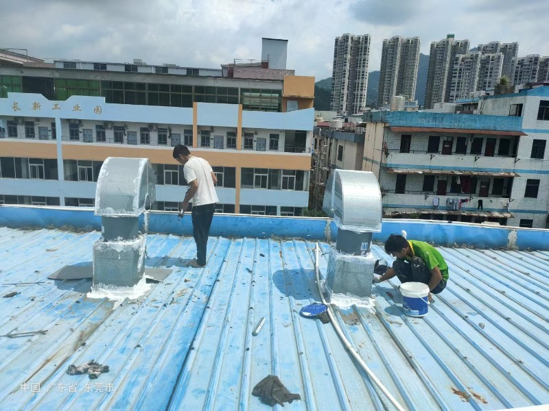 张湾钢结构屋面涂料维修方法